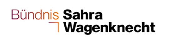 Schriftzug „Bündnis Sahra Wagenknecht“ in Schwarz und Dunkelrot auf hellem Hintergrund, ergänzt durch eine kleine orangefarbene Winkelgrafik.
